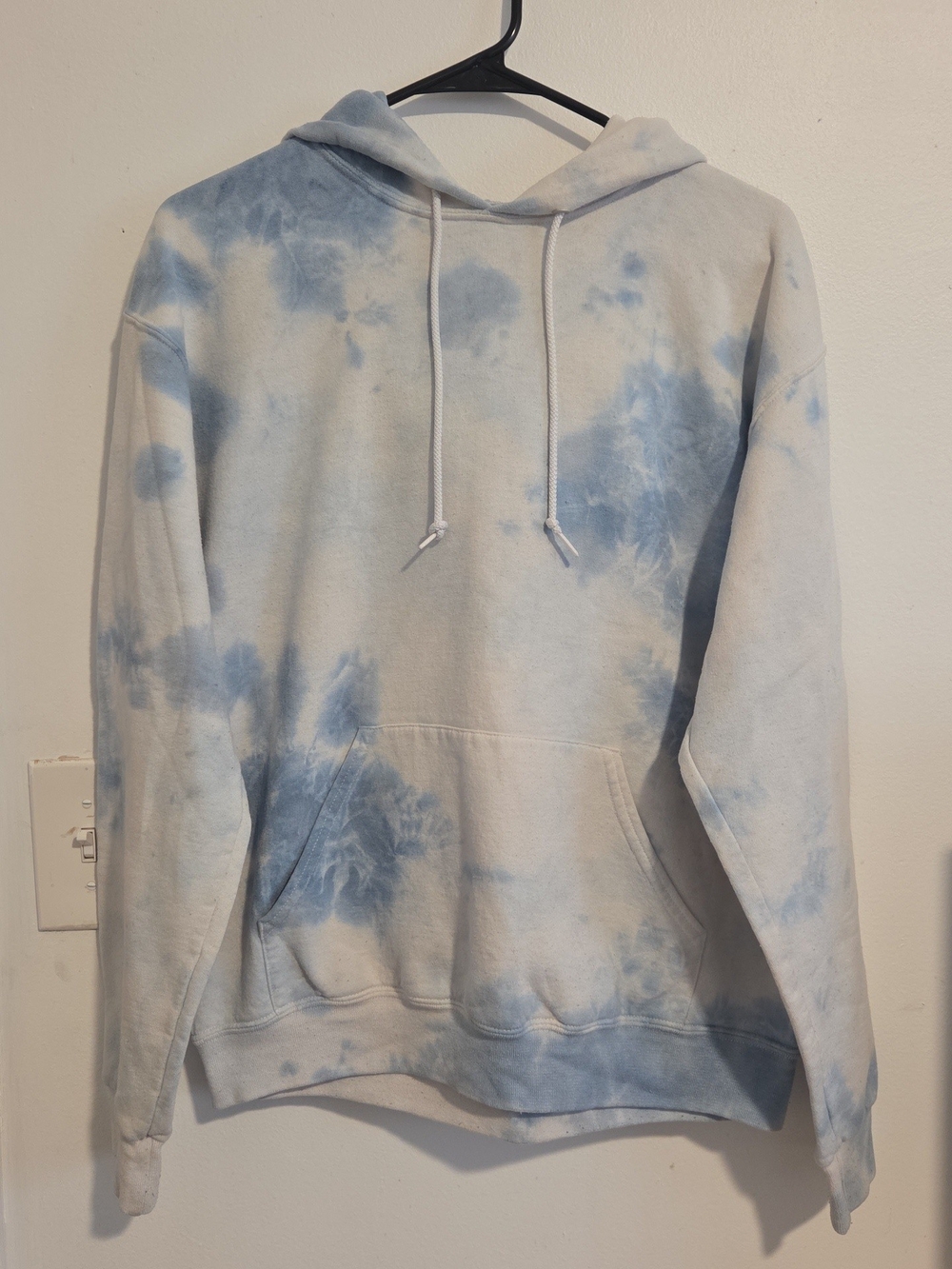 Artist Union Clothing Co. Light Blue & White Tie-Dye Hoodie